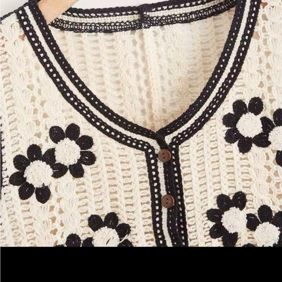 Floral Crochet Sleeveless Vest Top Black and Beige - Picture 5 of 5
